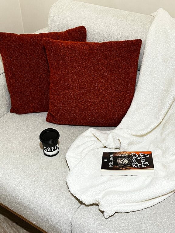 How to Create a Cozy Reading Corner at Home